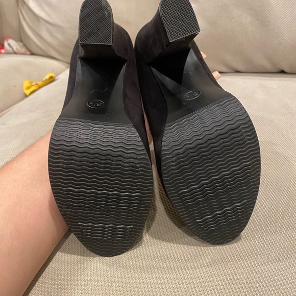 Women’s platform heels size 5.5 - Picture 5 of 6